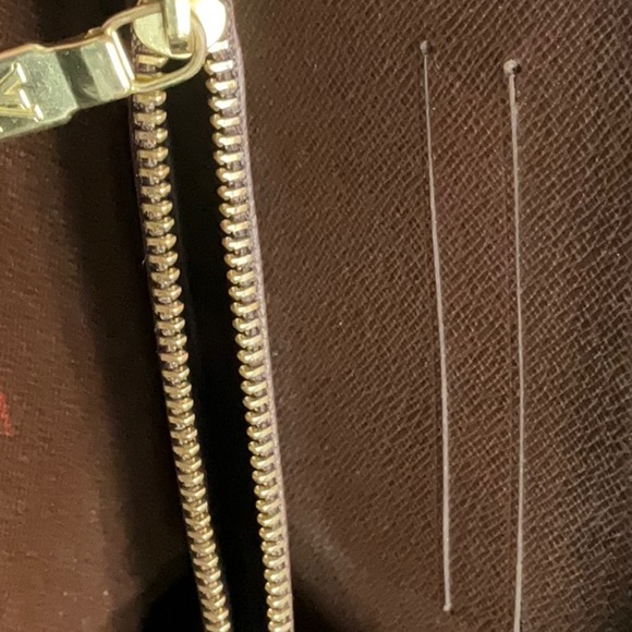 Damier used Lux Mint Condition Wallet - Picture 2 of 2